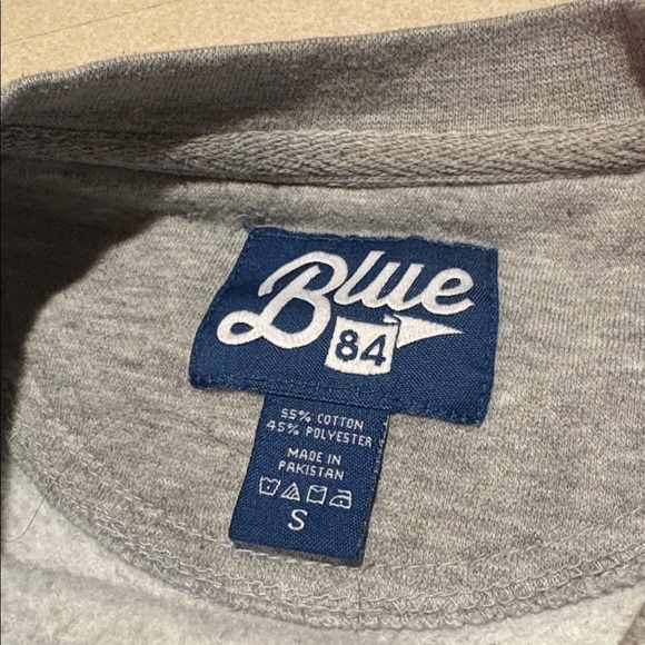 Cedar Point Crop Sweatshirt-Women’s SZ Small - Picture 3 of 6